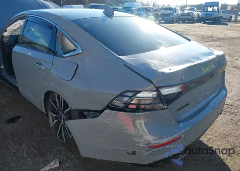 2023 Honda Accord Hybrid Touring z USA, uszkodzony, nr VIN 1HGCY2F80PA034203